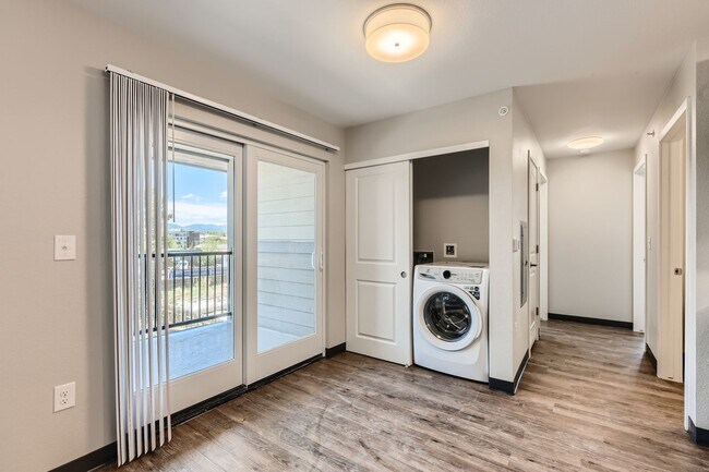 Building Photo - 2-bedroom / 2-bath modern living apartment near Sloan's Lake