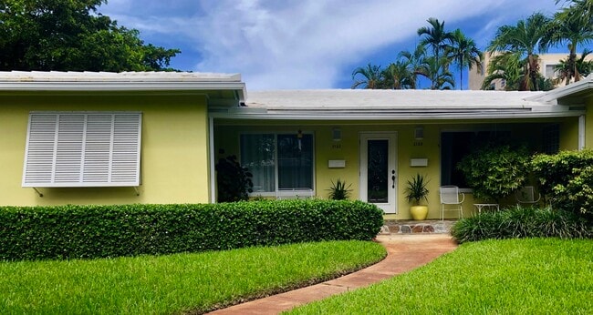 3123 Segovia - 3125 Segovia St