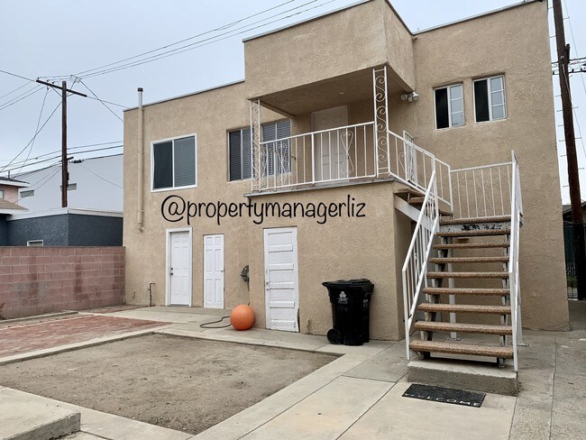 Upper 2 bedroom back unit - 434 W 10th St