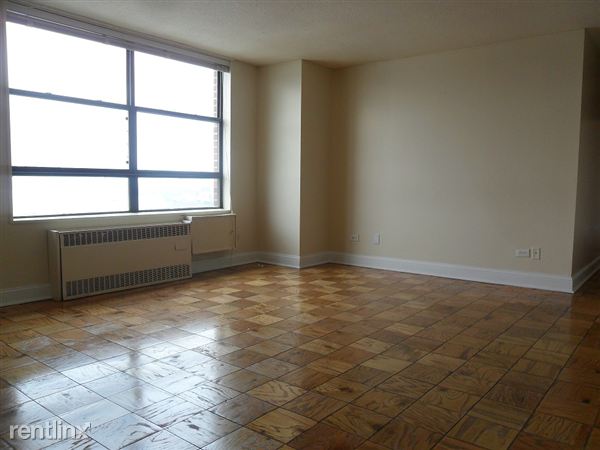 Building Photo - 3333 Broadway