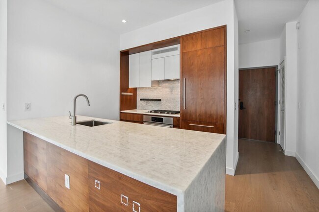 Foto del edificio - 75 Park Ln S