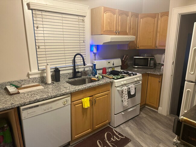Foto del edificio - 5331 Wakefield Pl