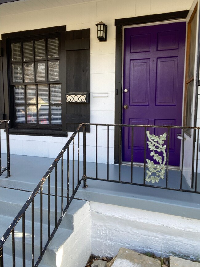 Building Photo - 3933 Winfield Ave