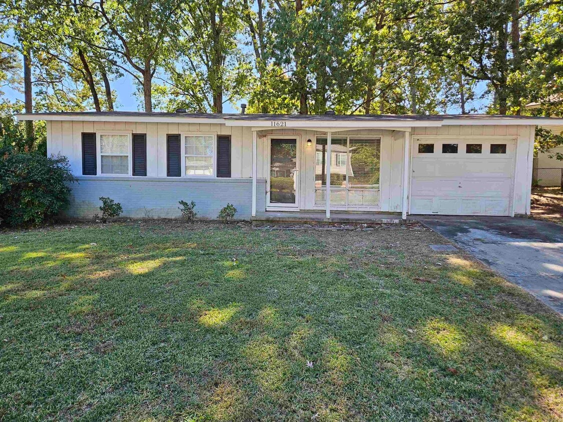 Primary Photo - 11621 Chipwood Dr