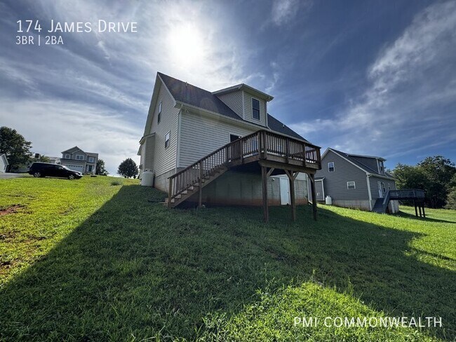 Foto del edificio - 174 James Dr