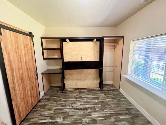 Building Photo - 4-Bed Townhome with Private Main-Level Studio Suite in South Salt Lake!