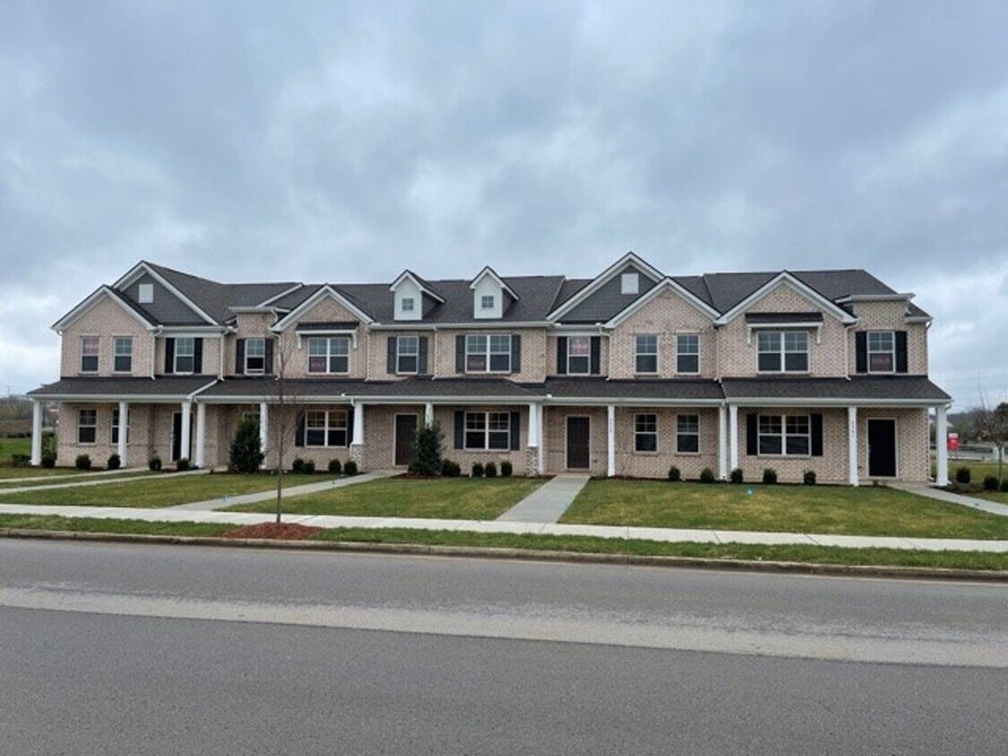 2537 Salem Creek Dr, Murfreesboro, TN 37128 Townhome Rentals in