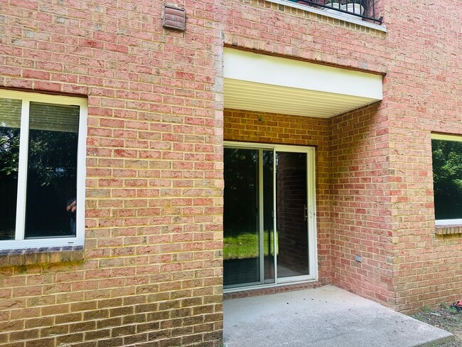 Building Photo - 10600 Provincial Dr