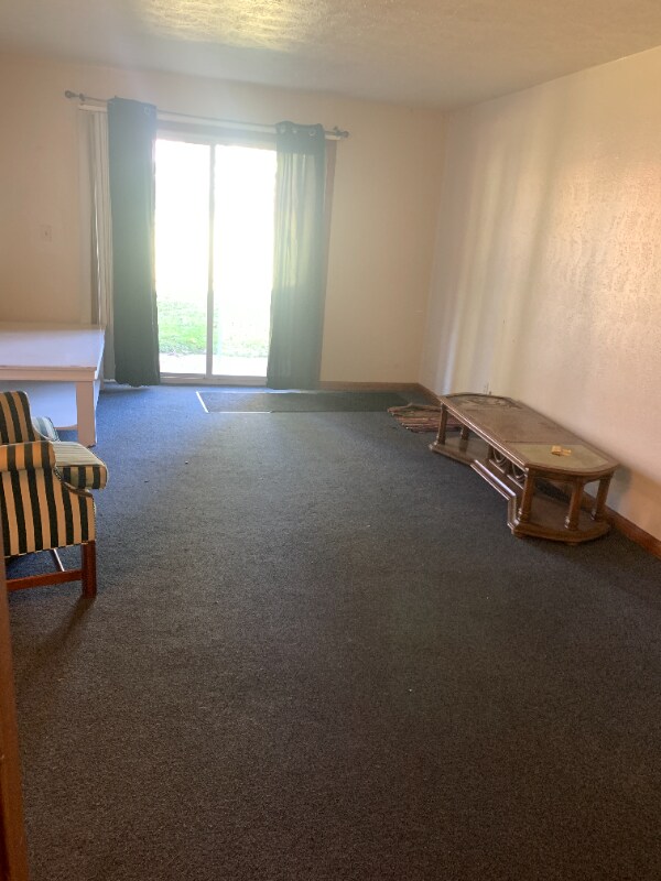 Foto del edificio - 102 Oakwood St