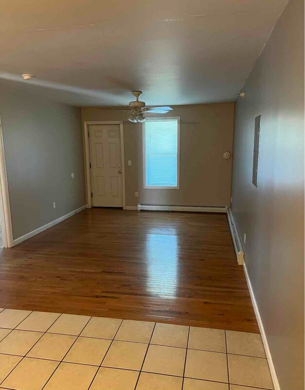 Building Photo - 606 Champlain St