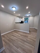 Building Photo - 5813 Cunard St