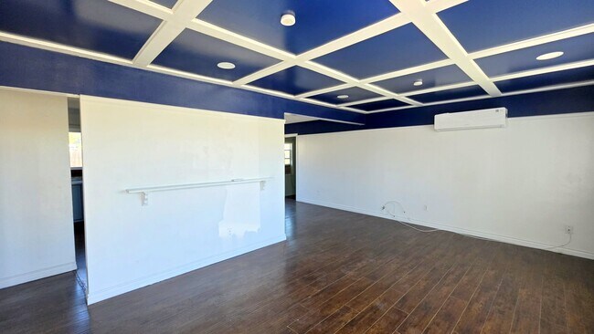 Building Photo - 124 N 12th Ave
