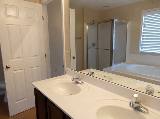 Foto del edificio - 13861 Carlstead Dr NW