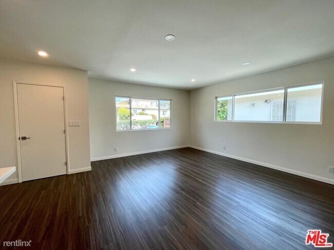 Foto del edificio - 3 br, 2 bath Condo - 1635 Colby Ave Apt 1