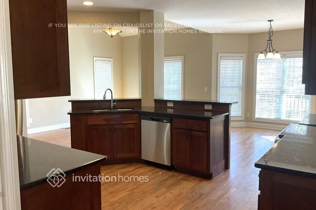 Building Photo - 5253 Monarch Dr