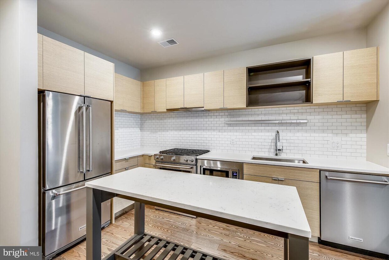 506 Diamondback Dr Unit 439, Gaithersburg, MD 20878 Room for Rent in