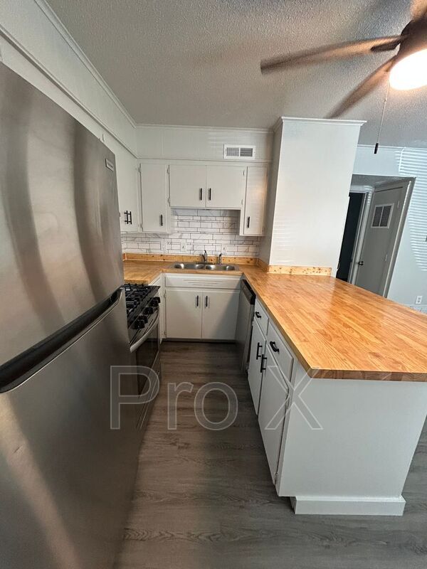 Foto del edificio - 969 W Holly St