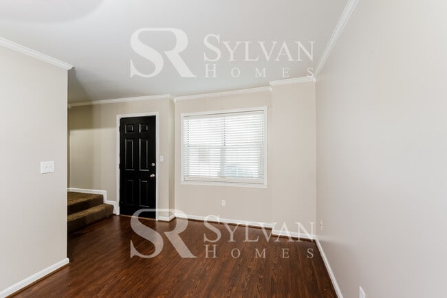 Building Photo - Discover Comfort and Convenience