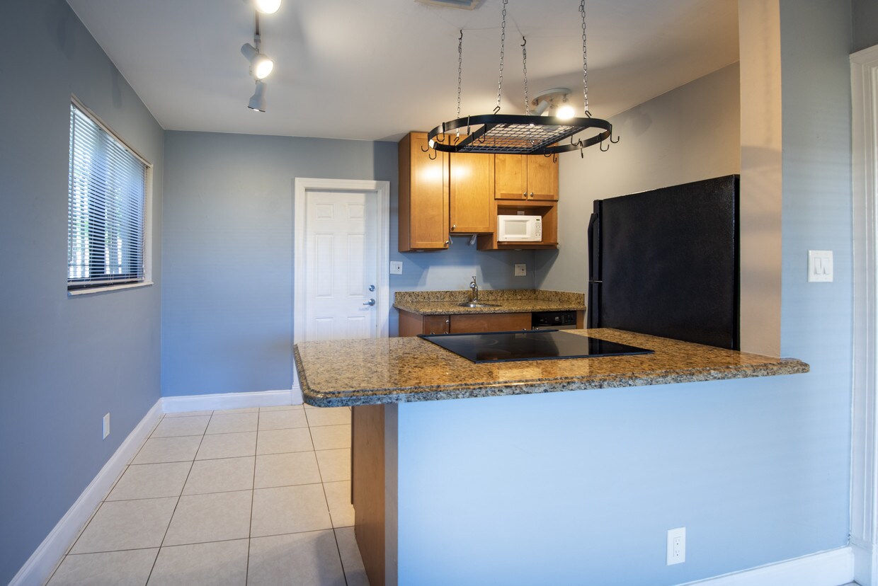 Kitchen - 1023 NW 1st Ave