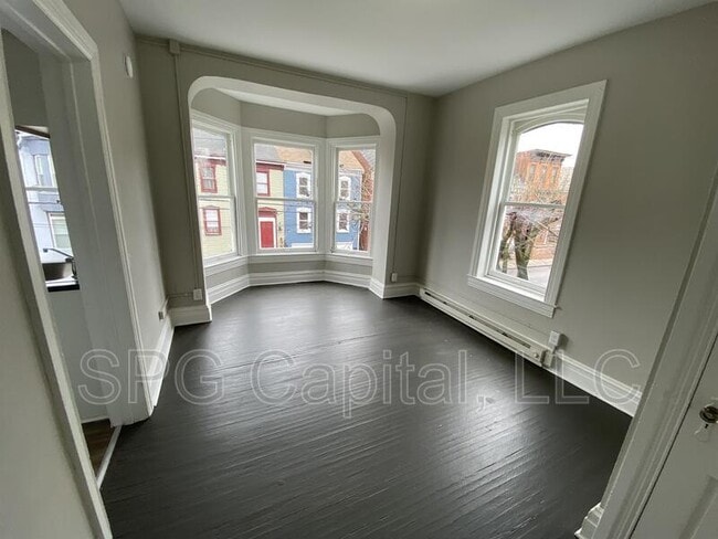 Foto del edificio - 336 W Philadelphia St