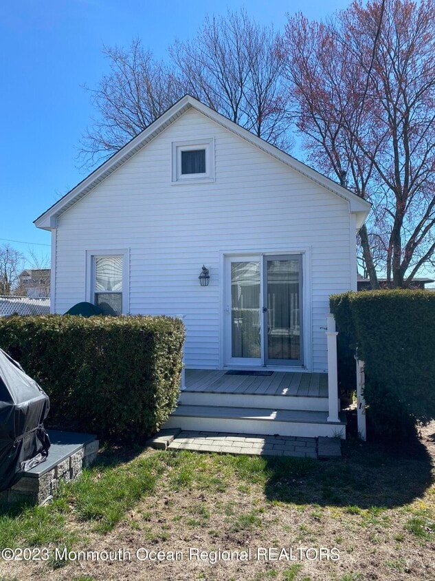 Primary Photo - 717 17th Ave