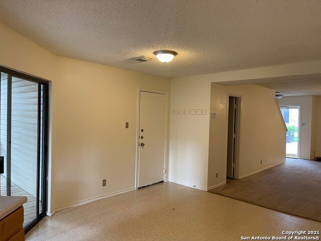 Building Photo - 8846 Breezefield
