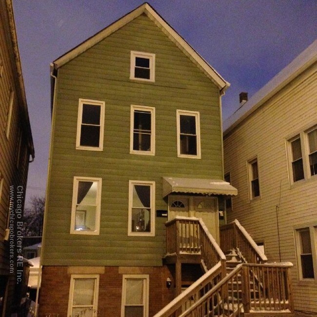 Building Photo - 2432 N Ashland Ave