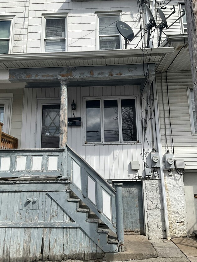 17 N Grant St, Shamokin, PA 17872 House Rental in Shamokin, PA
