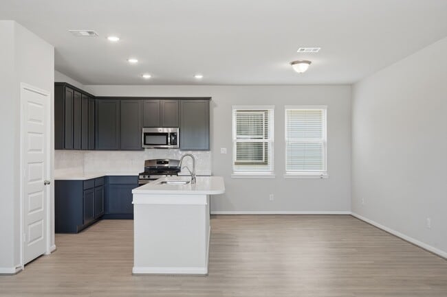 Foto del edificio - 10406 Milford Wds Ln