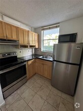 Building Photo - 1801 S Treasure Dr