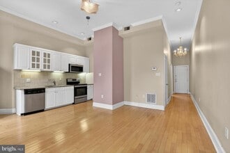 Building Photo - 1708 Pine St