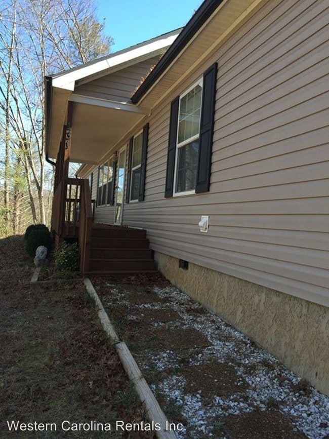 Building Photo - 131 Mayflower Ln