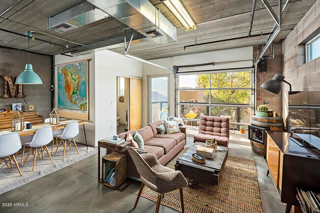 Foto del edificio - 675 S Roosevelt St