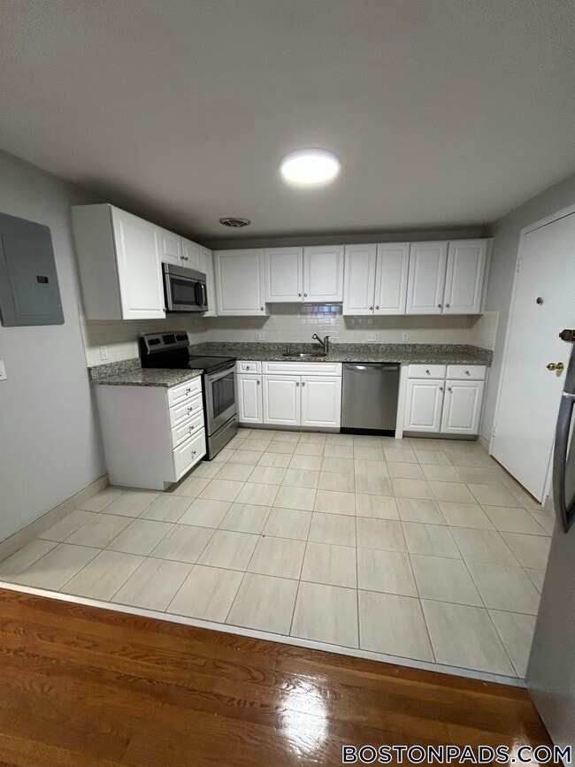 Building Photo - 230 Babcock St