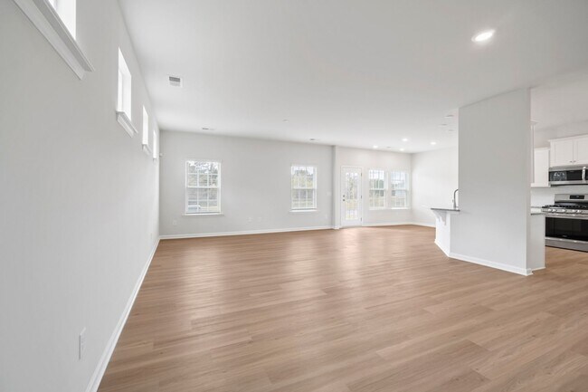 Foto del edificio - Almost Brand New Home 4 Bedroom with 2.5 baths