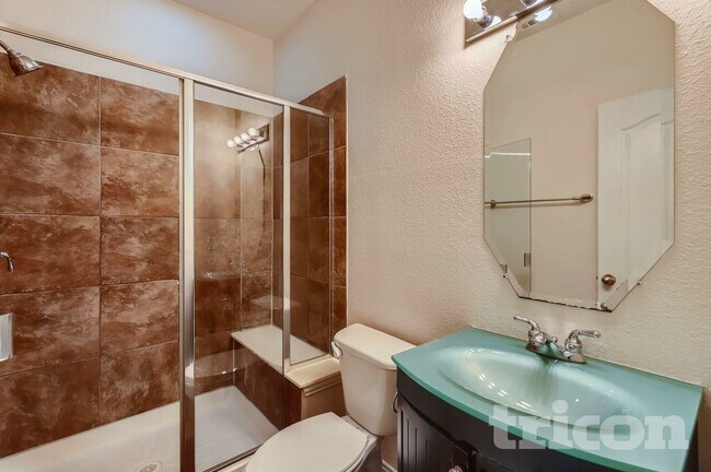 Foto del edificio - 8698 Fisher Dr