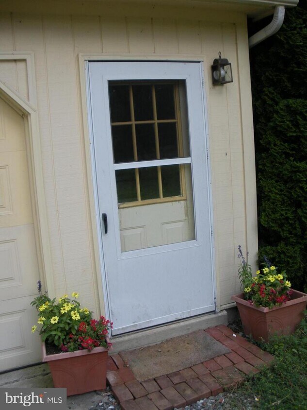 Primary Photo - 39488 Bolington Rd