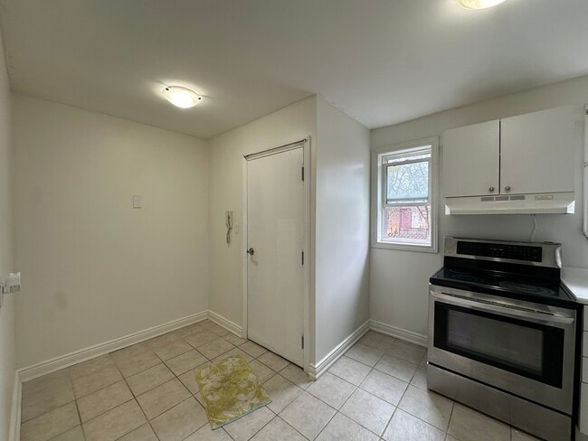 Building Photo - 2-380 Phillip Murray Avenue Oshawa Ontario L1J 1H3