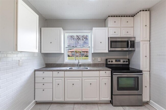Foto del edificio - 916 Cohassett Ave