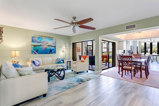 Building Photo - 16997 Waterbend Dr