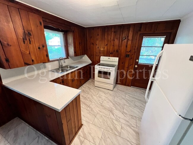 Building Photo - 185 Euclid St-2BR/1BA-WFU/Polo Rd Area HOM...