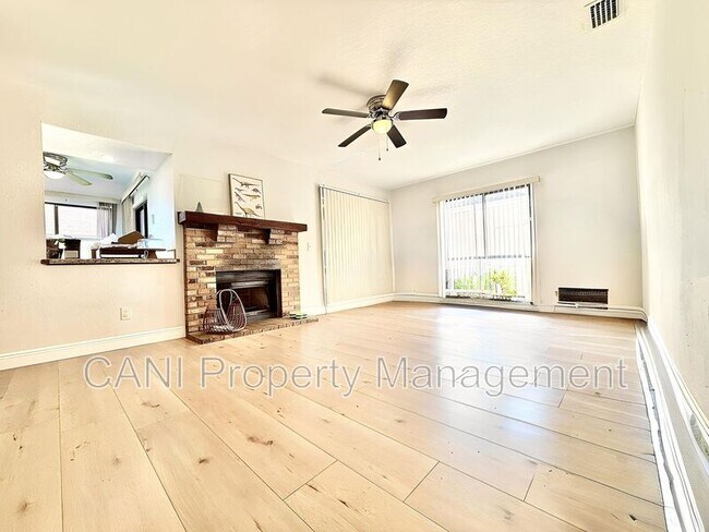 Foto del edificio - 435 Loblolly Ln