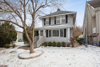 Building Photo - 16 Cross St