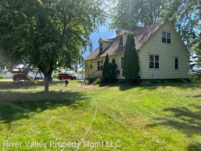 Building Photo - 3 br, 1 bath House - E7172 Cty Rd E