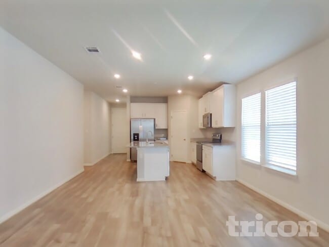 Building Photo - 5540 Shasta Pl