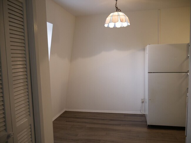 Foto del edificio - 3822J Country Club Rd