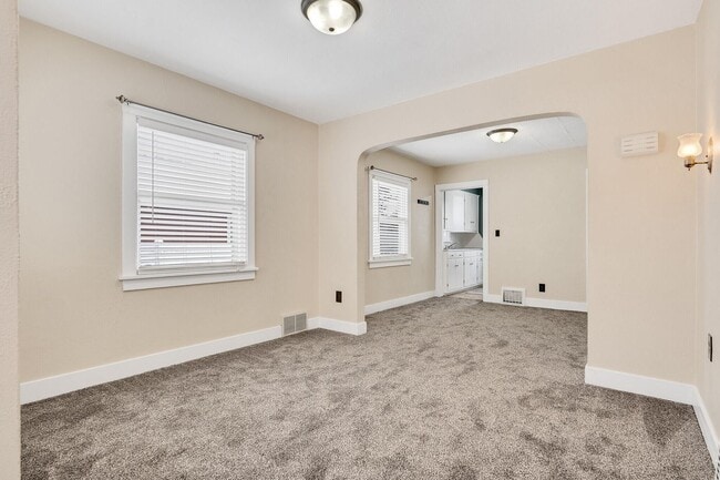 Foto del edificio - 304 Losey Blvd S