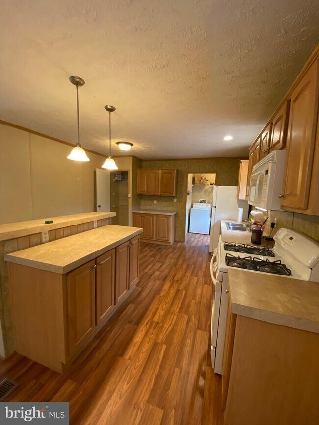 Building Photo - 108 Cee Jay Rd