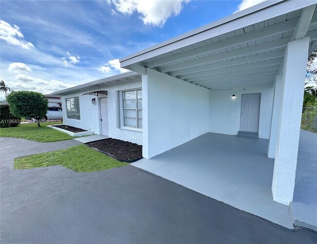 Foto del edificio - 1641 NW 24th Terrace