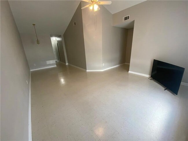 Building Photo - 9016 Amour Dr